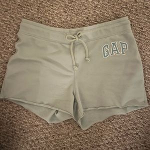 GAP sweatshorts